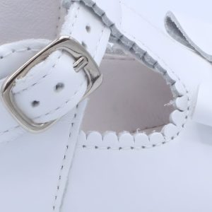 Sabina-white-leather-(detail)