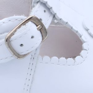 Safira-white-leather-(detail)